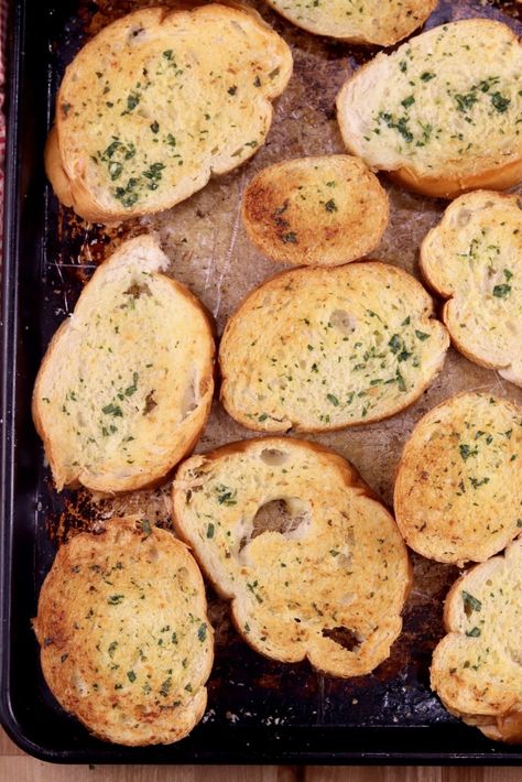 Brioche Garlic Toast, Parmesan Toasted Bread, Crusty Bread For Soup, Garlic Parmesan Toast, Toasted Garlic Bread In Oven, Crunchy Garlic Bread, French Bread Garlic Toast, Toasted Italian Bread, Toasted Garlic Bread