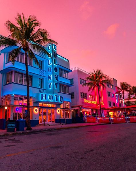 geoff on Instagram: “the Grand Theft Auto: Vice City remaster is like catching up with an old love that looks even better than the last time you saw her . . . .…” Miami Beach Pictures, Miami Vice Theme, Miami Wallpaper, Grand Theft Auto Vice City, Miami Sunset, Miami Art Deco, Miami Skyline, Vice City, Minimal Photography