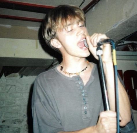 Blur Band, 90s Bands, Damon Albarn, British Men, Gorillaz, Lead Singer, Kurt Cobain, Blur, Celebrity Crush