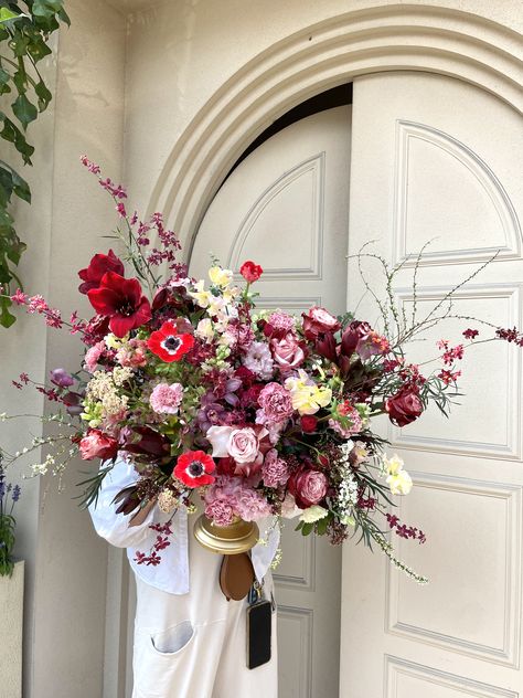 Tall Floral Arrangements, Red Bouquet Wedding, Boquette Flowers, Flower Guide, Flowers Bouquet Gift, Nothing But Flowers, Flower Therapy, Beautiful Bouquet Of Flowers, Bouquet Of Flowers