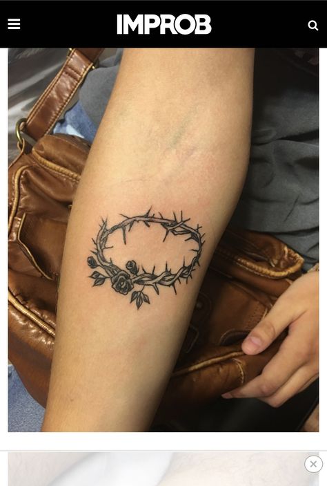 Thorn Crown, Crown Tattoo, Crown Of Thorns, Ink Ideas, Patch Work, Maple Leaf Tattoo, Flower Crown, Flower Tattoo, Crown