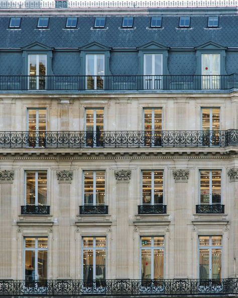 Paris Facades Architecture, Parisian Style Architecture, Parisian Apartment Exterior, Paris Facade, Paris Townhouse, Parisian Buildings, French Facade, Haussmann Architecture, Haussmann Paris