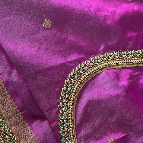 Navy Blue Aari Work Blouse, Aari Blouse Sleeves Design, Latest Fashion Blouse Designs, Simple Aari Work Blouse Design, Arya Work, Embroidery Drawings, Aari Blouses, Aari Work Blouse Design, Green Blouse Designs