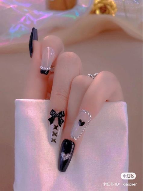 Nail Designs With Charms, Fake Nails Designs, Golden Nails, Asian Nails, Black Acrylic Nails, Hard Nails, Pretty Gel Nails, Really Cute Nails, Kawaii Nails