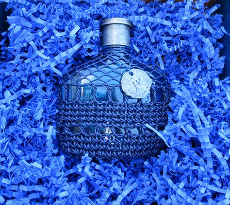 John Varvatos Artisan Blu ~ #Review John Varvatos Artisan, Fragrance Packaging, Mens Lifestyle, Crystal Blue, John Varvatos, Mediterranean Sea, Mens Fragrance, The Mediterranean, Fresh Herbs