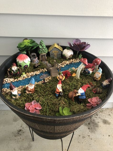 Gnomes Village Ideas, Outdoor Gnome Village Ideas, Gnome Village Diy, Gnome Fairy Garden, Knomes Garden Ideas, Gnome Garden Ideas Diy Fairy Village, Gnome Village Ideas, Gnome Garden Outdoor, Small Fairy Garden Ideas