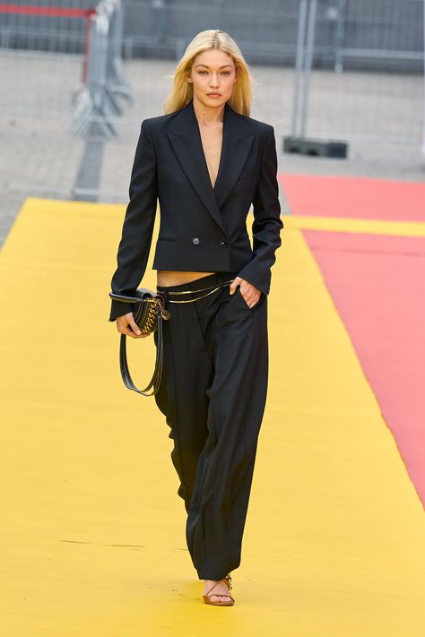 Stella McCartney Spring 2023 Ready-to-Wear Collection | Vogue Vogue Uk, Runway Trends, Spring Fashion Trends, Spring 2023, Fashion Show Collection, Paris Fashion, Spring Summer Fashion, Fashion Pants, Runway Fashion