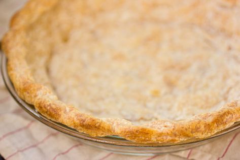 13) Protect the edges. If your parbaked dough needs a long bake once filled, say more than 45 minutes, you can easily protect the edges from burning. Cut two 15″ long rectangles of foil and place them on the counter in a criss-cross. Place the pie pan in the center of the cross, and fold up the edges of foil, crimping and folding them so that they cover just the edges. (Note: this is easier to do when the crust is cool.) Pie Crust Without Shortening, Fat Free Recipes, Butter Pie, Pastry Blender, Pie Dough, Japanese Dishes, Pie Dessert, Shortening, Dim Sum