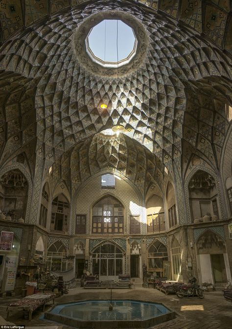 Isfahan Architecture, Kashan Iran, Iranian Architecture, Persian Architecture, Eric Lafforgue, Mosque Art, Famous Architecture, Public Bath, Ancient Persian