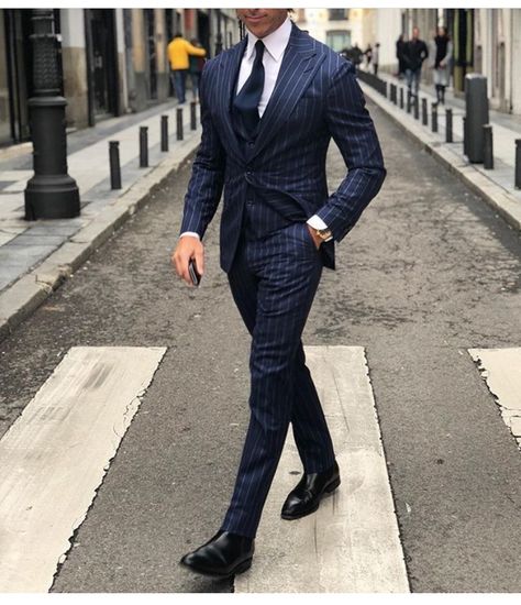 Navy Blue Pinstripe Suit, Blue Pinstripe Suit, Terno Slim Fit, Herren Style, Classy Suits, Slim Fit Tuxedo, Dress Suits For Men, Custom Suits, Designer Suits For Men