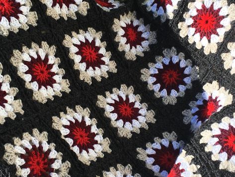 Crochet Glove, White Granny Square, Christmas Crochet Blanket, Crochet Cal, Glove Pattern, Crochet Gloves Pattern, Square Crochet Pattern, Crochet Granny Square Blanket, Aran Weight Yarn