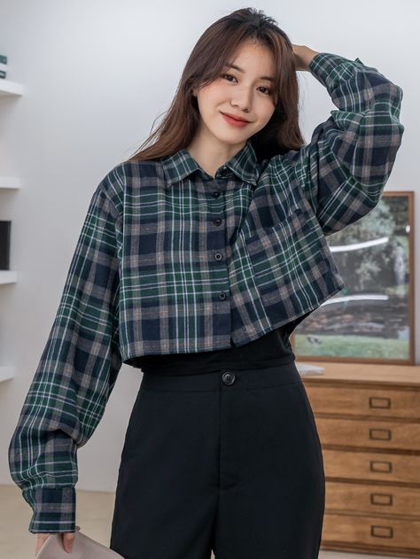 Dark Green Casual  Long Sleeve Cotton Plaid Shirt Embellished Non-Stretch Spring/Fall Women Tops, Blouses & Tee Crop Top Shirt Outfits, Cropped Shirt Outfit, Checked Shirt Outfit, Crop Shirts For Women, Blusas Crop Top, Outfits Con Camisa, Plaid Shirt Outfits, Casual Plaid Shirt, Chemise Rose