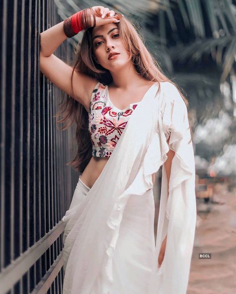 Tujhse Hai Raabta actress Reem Shaikh looks like a diva as she is all grown up - Photogallery Reem Sheikh, Reem Shaikh, Reem Sameer, Indian Sari Dress, Saree Photoshoot, Stylish Photo Pose, Saree Models, Instagram Pics, Saree Dress