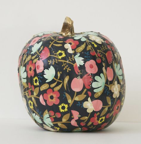 Ways To Decorate Pumpkins, Decorate Pumpkins, No Carve Pumpkin Decorating, Pretty Pumpkins, Painted Pumpkin, Happy Pumpkin, Diy Pumpkin, Pumpkin Crafts, Unique Crafts