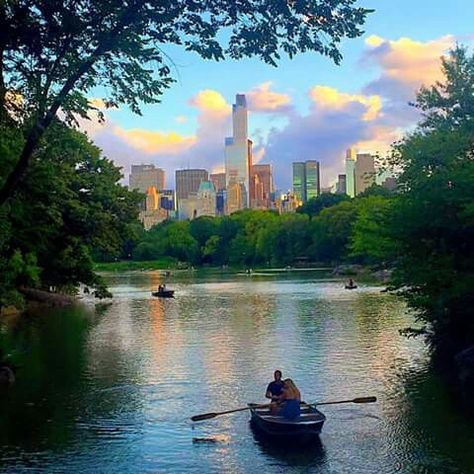 Photos Of New York City, Park Photos, Row Boat, Nalu, End Of Summer, Photojournalism, Best Photos, Daily News, Central Park