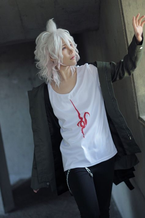 Nagito Komaeda by cosplay by @shir0x0min Nagito Komaeda Cosplay, Swag Pictures, I Miss My Boyfriend, Trend Tiktok, Cosplay Boy, Výtvarné Reference, Interesting Outfits, Outfit Png, Nagito Komaeda