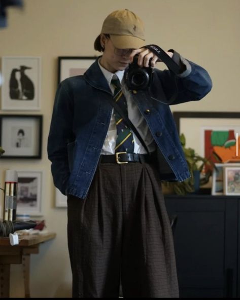 Mailman Aesthetic, Classic British Style Men, Casual Tie Outfit, Suit Street Style, Uni Outfits, Street Fashion Men Streetwear, Men Stylish Dress, Mens Outfit Inspiration, Streetwear Men Outfits