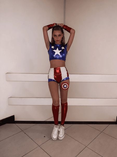 Ideas Disfraces Carnaval, Creative College Halloween Costumes, Captain America Halloween Costume, Ideas Para Disfraces, Hottest Halloween Costumes, Costumes For Teenage Girl, Best Group Halloween Costumes, Captain America Costume, Hot Halloween Outfits