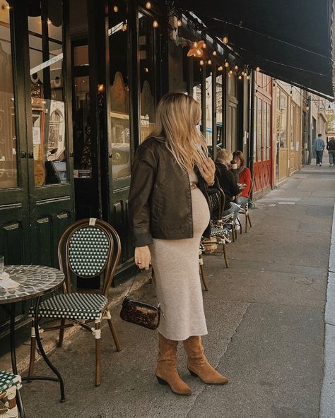 Sunday brunch @carrousel_rouen 🤎 #pregnancy #pregnant #outfitinspiration #outfit #enceinte #mumtobe #pregnancydiary #pregnantbelly #babybump #coffee #parisianstyle #fallfashion #fashionpregnancy Pregnancy Style Fall, Summer Pregnancy Outfits, Pregnancy Diary, Maternity Chic, Pregnancy Style, Summer Pregnancy, Mom Era, Pregnancy Outfits, Pregnant Belly