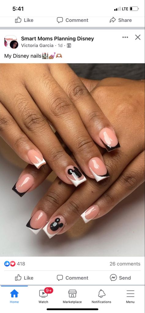 Disney Nails 2022, French Tip Natural Nails, French Tip Natural, Short Disney Nails, Nails Mickey Mouse, Mouse Nails, Mickey Mouse Nails, Black French Tip, Black French Tips