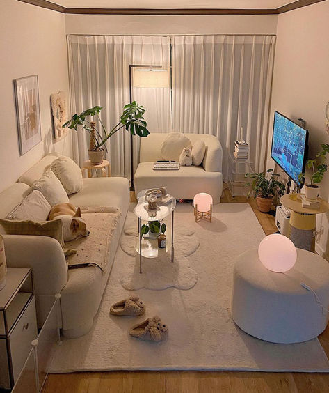 Cozy living room with white walls, white couch and white carpet Living Room With White Walls, Room With White Walls, Korean Apartment Interior, Small Modern Living Room, White Couch, Dream Apartment Decor, Apartment Living Room Design, Dorm Room Ideas, Small Apartment Living Room