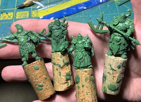 Sculpting Miniatures, Miniature Sculpting, Dnd Crafts, Miniatures Painting, Tabletop Miniatures, Warhammer Figures, Warhammer Aos, 28mm Miniatures, Green Stuff