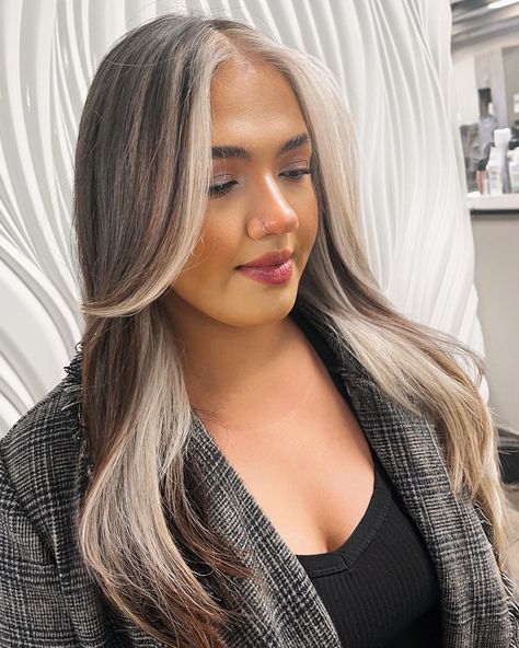 Halo Blonde Hair With Brown, Hair Halo Color, Blonde Halo Hair Color With Brown, Blonde Halo Hair Color, Funky Blonde Hair, Coloured Balayage, Halo Hair Dye, Brown Halo Hair, Blonde Halo Hair