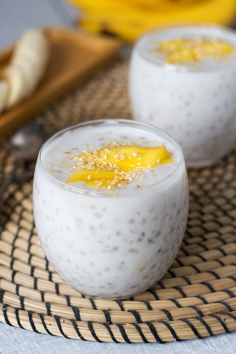 This Vietnamese banana tapioca pudding called Che Chuoi is awesome both warm and chilled! #pudding #vietnam #banana | cookingtheglobe.com Mango Tapioca Pudding, Mango Tapioca, Vietnamese Desserts, Tapioca Recipes, Vietnamese Dessert, Tapioca Pudding, Cibo Asiatico, Viet Food, Vegan Recipes Videos