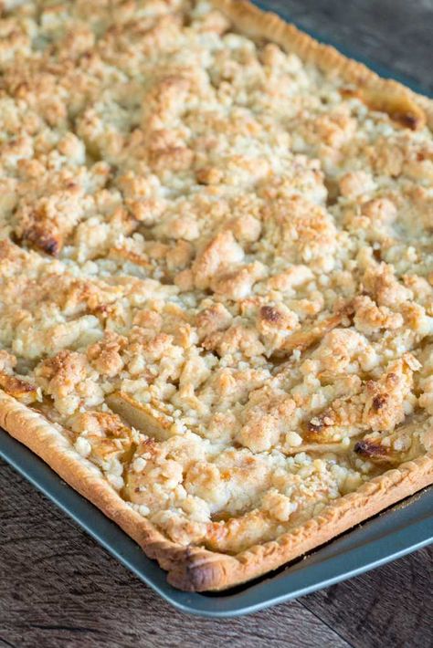 Apple Crumb Slab Pie | 12 Tomatoes Slab Pie Recipes, Slab Pies, Apple Slab Pie, Just Pies, 12 Tomatoes Recipes, Tomatoes Recipes, Apple Crumb, Classic Apple Pie, Slab Pie