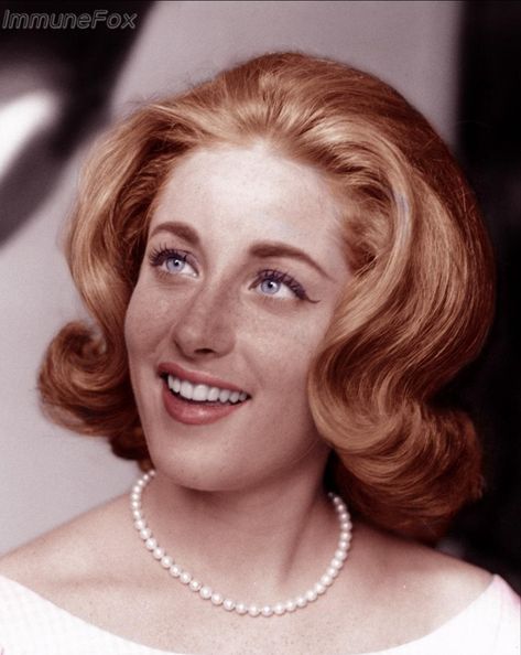 Lesley Gore Icon, Lesley Gore Poster, Lesly Gore, Mckayla Core, Easy 50s Hairstyles, 50s Lifestyle, Leslie Gore, 60's Music, Lesley Gore