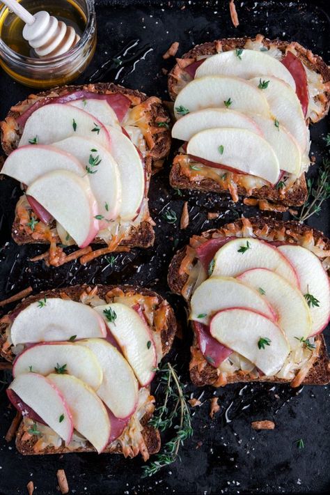 Gruyère & Apple Toasts with Thyme and Honey - Zestful Kitchen Apple Toast, Honeycrisp Apple, Grain Bread, Dinner Appetizers, Ham Recipes, Honey Recipes, Kitchen Recipes, Clean Eating Snacks, Brunch Recipes