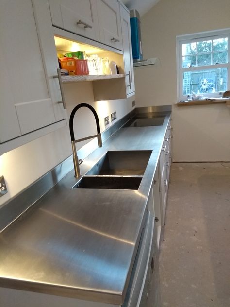 Stainless Steel Belfast Sink, Stainless Steel Kitchen Cupboards, Stainless Steel Countertop With Integrated Sink, Stainless Steel Kitchen Countertop, Kitchen Stainless Steel Countertops, Stainless Steel Worktop Kitchen, Stainless Countertops Kitchen, Stainless Steel Worktop, Steel Countertops Kitchen