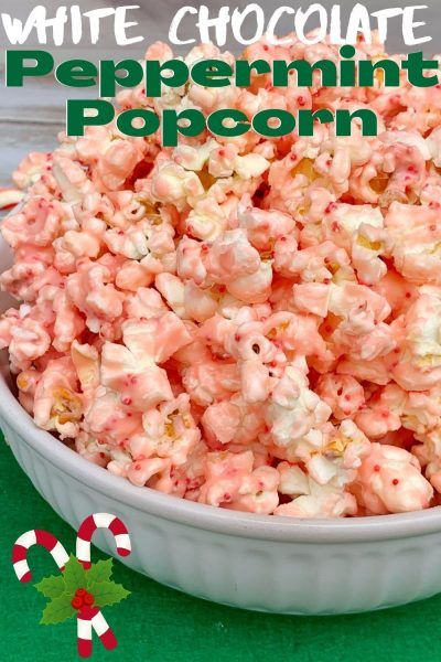 Peppermint Popcorn Recipe, White Chocolate Peppermint Popcorn, Christmas Popcorn Recipes, Christmas Snack Recipes, Peppermint Popcorn, Popcorn Christmas, Popcorn Recipes Easy, White Chocolate Popcorn, Christmas Cookie Recipes Holiday