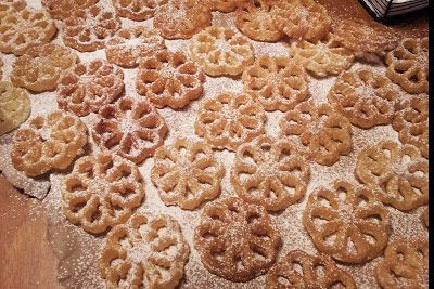 Rosette Recipe, Gluten Free Christmas Treats, Rosette Cookies, Gluten Free Holiday Recipes, Types Of Potatoes, Gluten Free Holiday, Gluten Free Christmas, Food Contest, Gluten Free Sweet