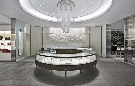 Tiffany & Co. Lighting Design | Lighting Designer: Cooley Monato Studio | Interior Design: @SRGARCHITECT Luxury Retail Store, Jewelry Store Interior, Store Plan, Jewelry Store Design, Retail Lighting, Interior Design Plan, Window Display Design, Retail Inspiration, Showroom Interior Design