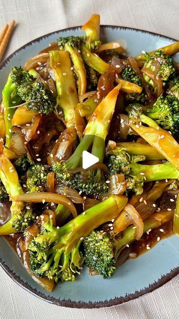 pollypocketsy on Instagram: "Restaurant style Garlic Broccoli - written recipe in bio #broccoli #veganfriendly #garlic #healthyfood #recipe" Garlic Health, Instagram Restaurant, Garlic Broccoli, Teriyaki Sauce, Asian Dishes, Vegan Friendly, Broccoli, Garlic, Healthy Recipes