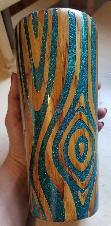 Wood Tumbler Ideas, Peekaboo Tumbler Ideas, Woodgrain Tumbler, Wood Grain Tumbler, Tumbler Inspiration, Epoxy Projects, Epoxy Cups, Epoxy Crafts, Rod Building