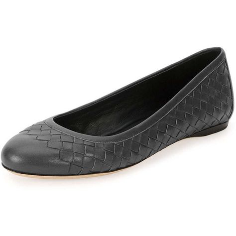 Bottega Veneta Napa Intrecciato Ballerina Flat (€630) ❤ liked on Polyvore featuring shoes, flats, black, black ballet shoes, flat pumps, almond toe flats, black ballerina shoes and woven flats Black Ballerina Shoes, Blue Flat Shoes, Black Ballet Shoes, Woven Flats, Ballet Shoes Flat, Black Ballerina, Flat Pumps, Woven Shoes, Black Ballet