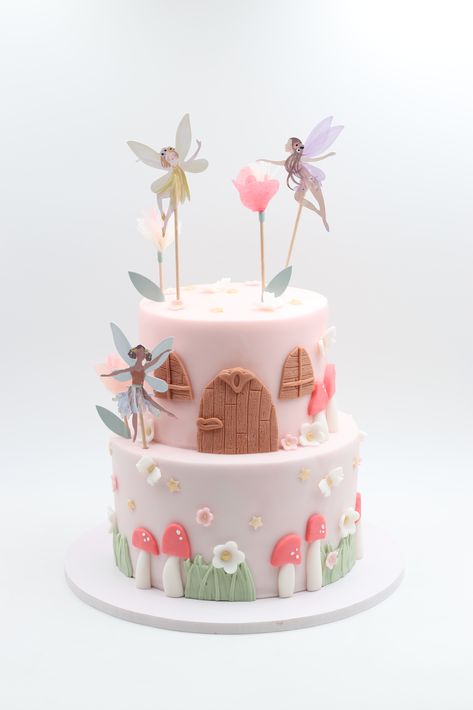 Fairy Tale Birthday Cake, Fairy Cake Easy, Fairy Themed Cake 1st Birthdays, Fairy Princess Birthday Cake, Fairies Birthday Cake, Fairy Woodland Cake, Easy Fairy Cake, Fairy Garden Cake Ideas, Fairy 1st Birthday Cake