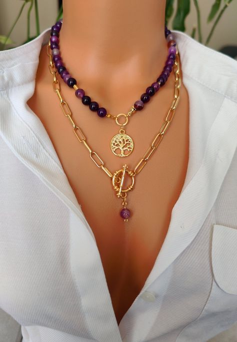 Chain Jewelry Ideas, Necklaces With Beads, Big Chain Necklace, Handmade Necklace Designs, Purple Stone Necklace, Gemstone Jewellery Design, Macrame Bracelet Patterns, White Beaded Necklaces, Necklaces Handmade