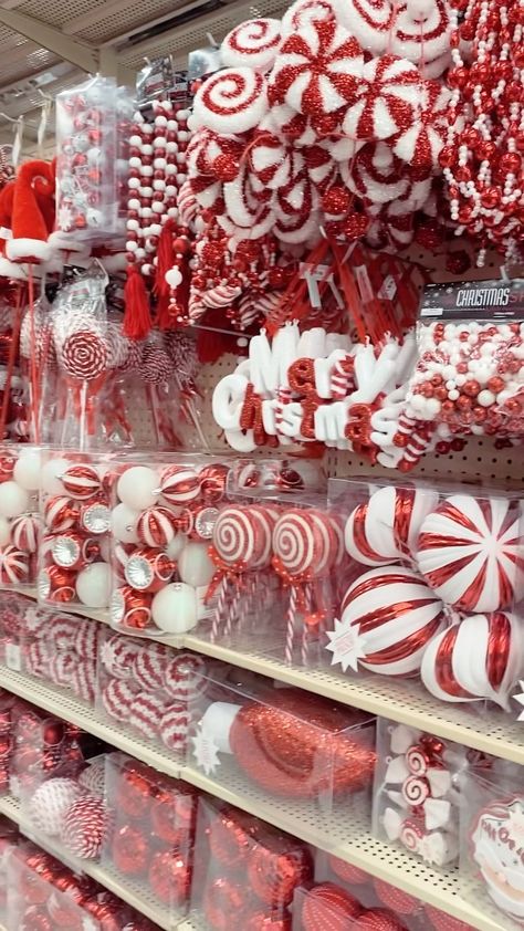 Peppermint Christmas Tree Ideas, Hobby Lobby Christmas Decor 2023, Lobby Christmas Decor, Hobby Lobby Christmas Decor, Hobby Lobby Home Decor, Grinch Tree, Grinch Trees, Christmas Lollipops, Decorate Christmas