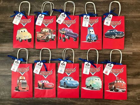 Disney Cars Theme Birthday Party, Lightning Mcqueen Birthday Cake, Lightning Mcqueen Party, Mcqueen Party, Pixar Cars Birthday, Cars Party Favors, Flash Mcqueen, Party Goodie Bags, Lighting Mcqueen