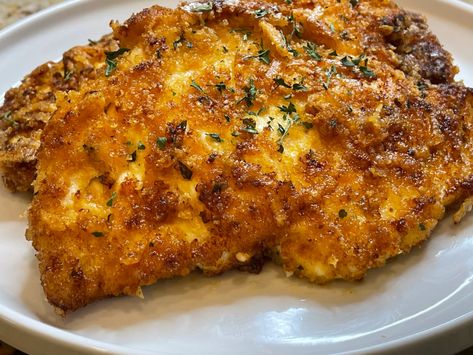 Parmesan and Pork Rind Crusted Chicken Cutlets Keto Chicken Cutlets, Keto Pork Rinds, Pork Cutlet Recipes, Pork Rind Recipes, Ketone Recipes, Ketosis Recipes, Keto Fried Chicken, Pork Rind, Low Carb Pork