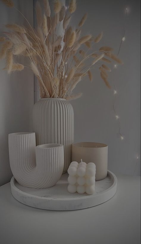 Small Room Beige Aesthetic, Beige And White Home Decor, Neutral And Gold Apartment, Candles Apartment Aesthetic, Home Designer Aesthetic, Vanilla Home Decor, Beige White Room Aesthetic, Cream House Decor, Beige Bedroom Decor Ideas