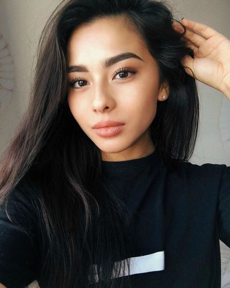 NOIRETTE FEMALE FACE CLAIMS - Diana Korkunova - Wattpad Asian Eyebrows, Wedding Makeup Tips, Look Rose, How To Draw Eyebrows, Beauty Make-up, Natural Brows, Natural Eyebrows, Natural Wedding Makeup, Eyebrow Shape