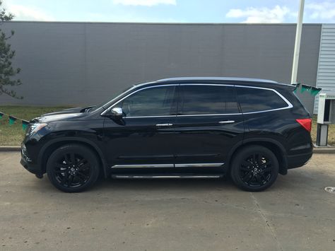 2016 Honda Pilot with Black wheels❤️ http://www.dchhondaofmissionvalley.com Family Vehicles, Modded Cars, Black Suv, Pilot Car, Honda Pilot 2016, Cars Honda, Vintage Cars 1950s, Black Honda, Dream Whip