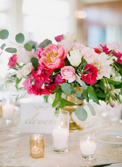 Pink peony, ranunculus and eucalyptus wedding flowers: http://www.stylemepretty.com/2017/01/26/pink-black-tie-wedding/ Photography: Lacie Hansen - http://laciehansen.com/ Bright Centerpieces, Wedding Table Pink, Summer Wedding Centerpieces, Vases Wedding, Pink Centerpieces, Flowers Centerpieces, Memphis Wedding, Coral Peonies, Wedding Diary