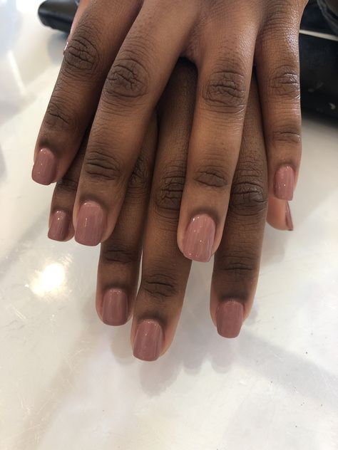 Gel Polish Black Women, Layered Nail Polish, Shellac Nails Black Women, Biab Nails Dark Skin, Minimalist Nails Dark Skin, Classy Nails Dark Skin, Nails Inspo For Dark Skin, Neutral Nail Colors For Dark Skin, Nail Dark Skin