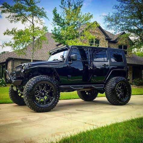 Jeep Love ❤                                                                                                                                                     More Auto Jeep, Badass Jeep, Cars Jeep, Wrangler Jeep, Black Jeep, Lifted Jeep, Car Wheels Rims, Dream Cars Jeep, Custom Jeep