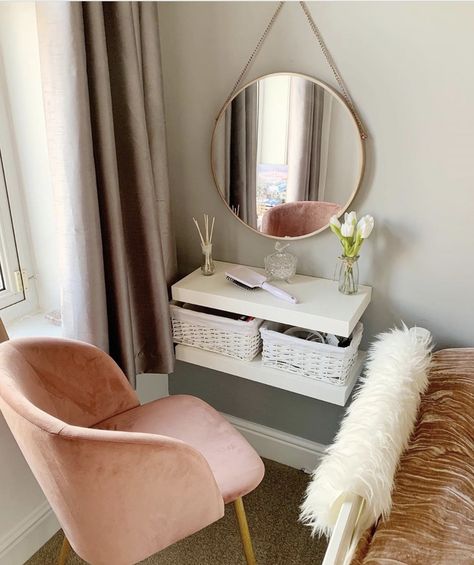 Small Vanity Ideas Bedroom, Ikea Deco, Modern Dressing Table Designs, Makeup Room Decor Small Spaces, Small Dressing Table, Dressing Table With Mirror, Table With Mirror, Dressing Table Design, Bedroom Dressing Table